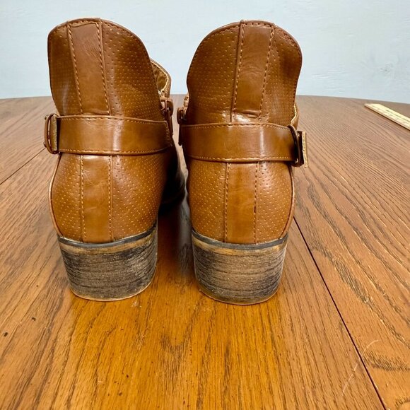 93 Vintage Taupe, Devon Ankle Boots, Vegan Leather, Size 8M - Picture 7 of 8